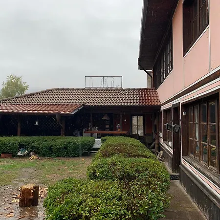 карагьозовата къща - цяла къща - 6 големи спални, 6 бани и отделна механа 코프리브시티차