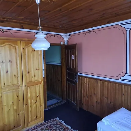 Nyaraló карагьозовата къща - цяла къща - 6 големи спални, 6 бани и отделна механа