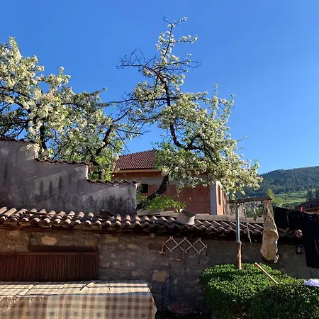 карагьозовата къща - цяла къща - 6 големи спални, 6 бани и отделна механа