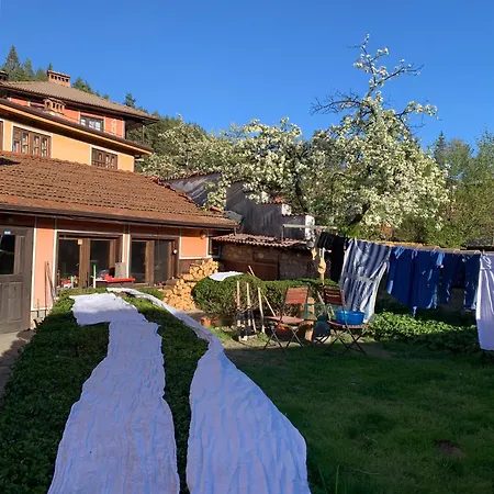 карагьозовата къща - цяла къща - 6 големи спални, 6 бани и отделна механа *