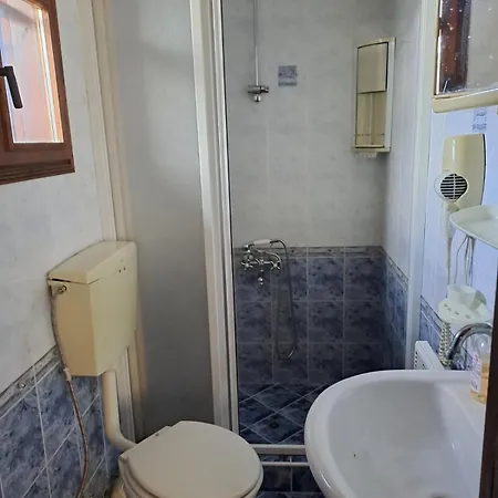 Prázdninový dům карагьозовата къща - цяла къща - 6 големи спални, 6 бани и отделна механа Koprivštica