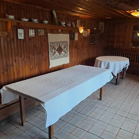 карагьозовата къща - цяла къща - 6 големи спални, 6 бани и отделна механа * Koprivstica