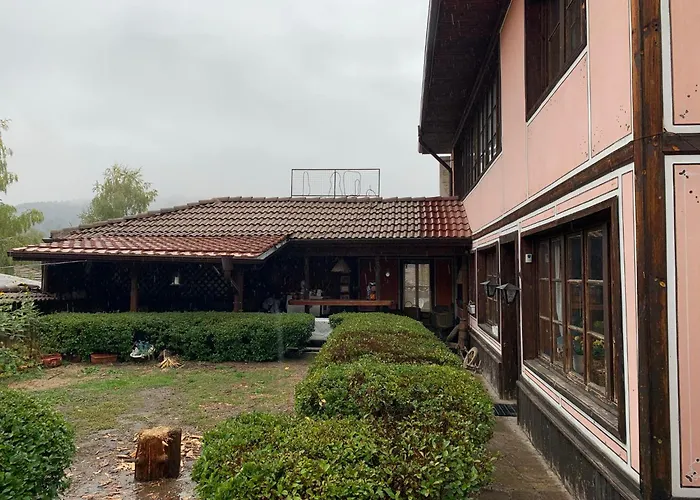 карагьозовата къща - цяла къща - 6 големи спални, 6 бани и отделна механа קופריבשטיצה