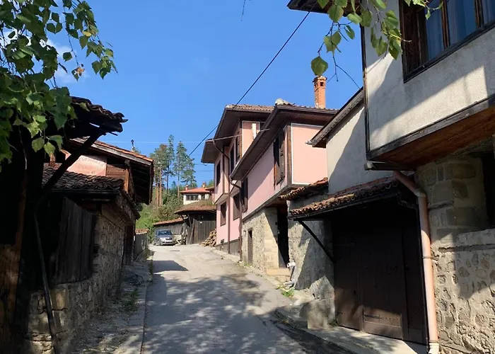 בית נופש карагьозовата къща - цяла къща - 6 големи спални, 6 бани и отделна механа