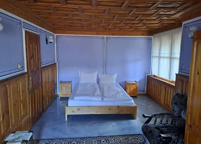 карагьозовата къща - цяла къща - 6 големи спални, 6 бани и отделна механа קופריבשטיצה