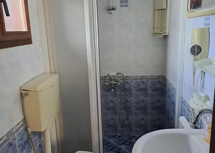 בית נופש карагьозовата къща - цяла къща - 6 големи спални, 6 бани и отделна механа קופריבשטיצה