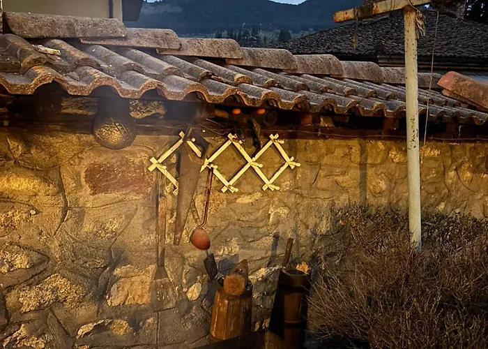 בית נופש карагьозовата къща - цяла къща - 6 големи спални, 6 бани и отделна механа קופריבשטיצה