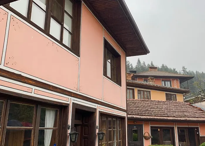 карагьозовата къща - цяла къща - 6 големи спални, 6 бани и отделна механа קופריבשטיצה