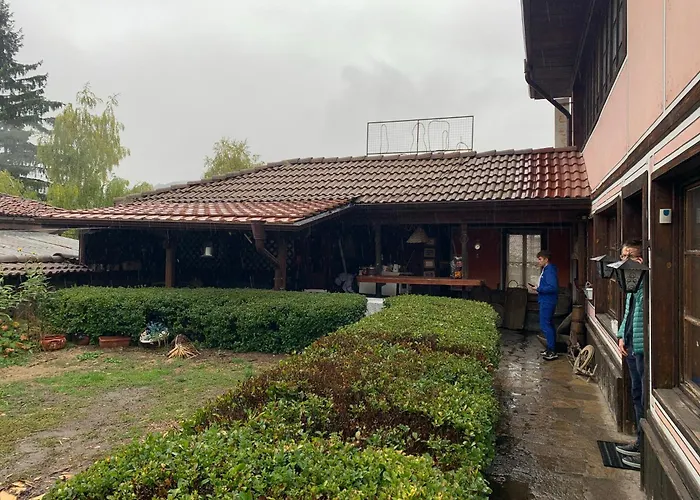 карагьозовата къща - цяла къща - 6 големи спални, 6 бани и отделна механа בית נופש *